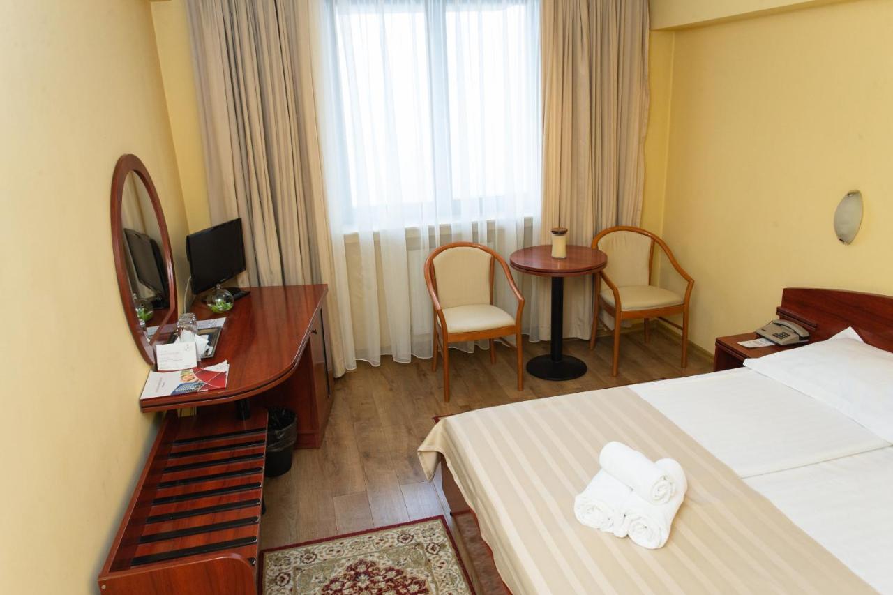 Hotel Fenyo Csíkszereda Kültér fotó