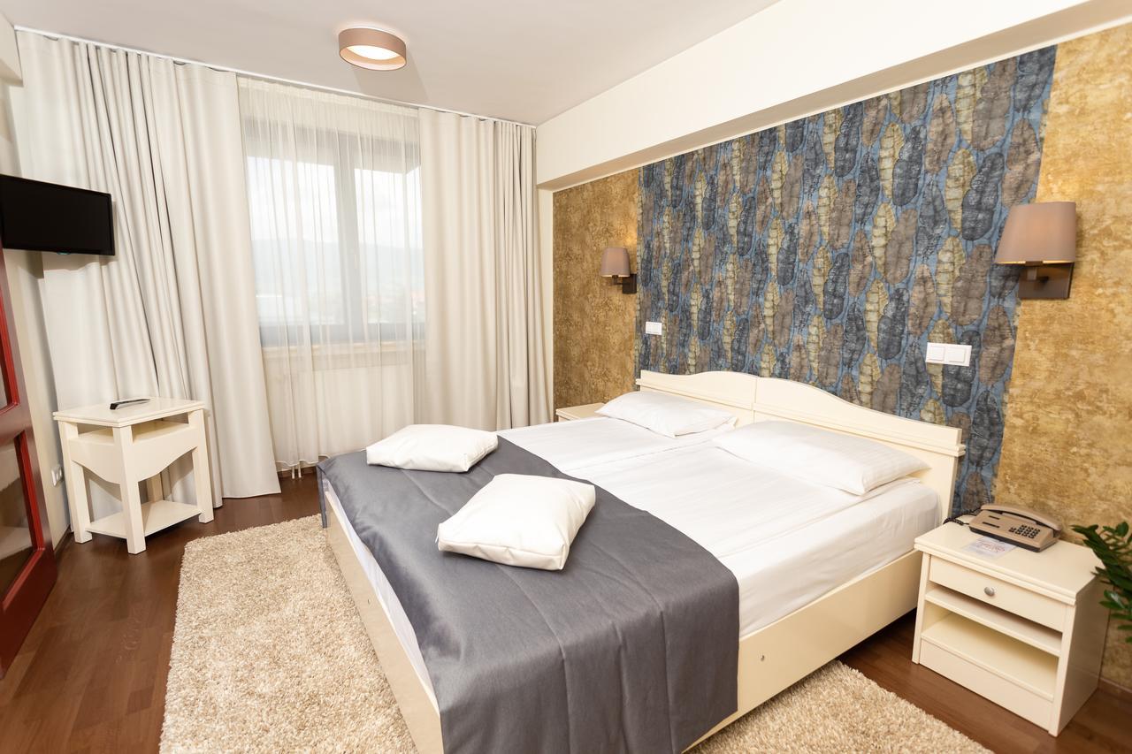 Hotel Fenyo Csíkszereda Kültér fotó